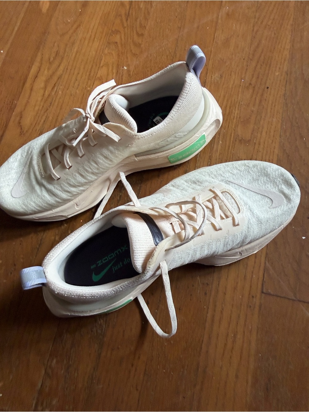 Nike Women’s Neutral Cream Zoom Sneakers with Mint Accent